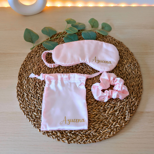 Set Dulces Sueños – Antifaz + Coletero + Bolsita .Color Rosa